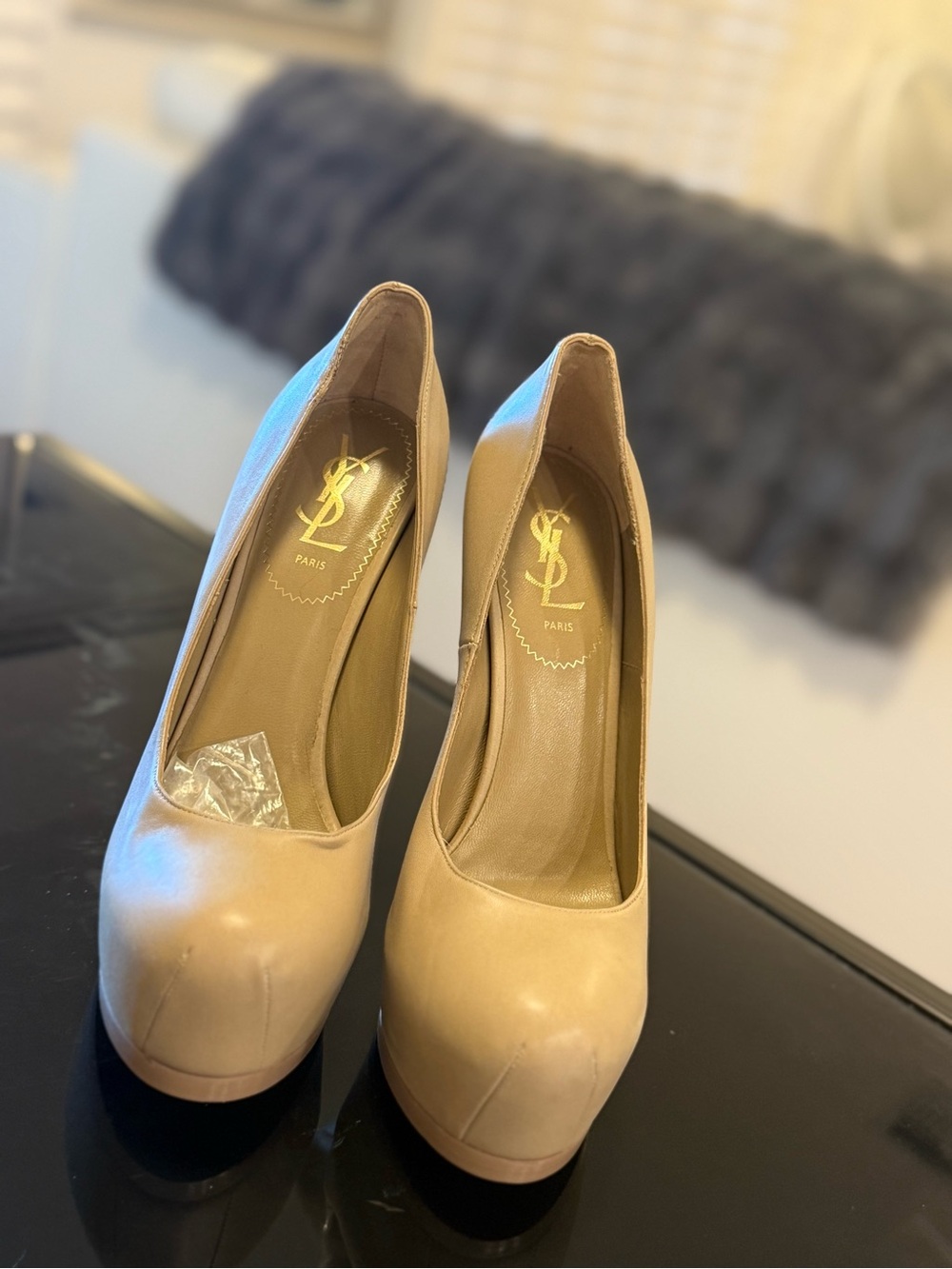 Yves Saint Laurent Beige Leather Platform Pumps